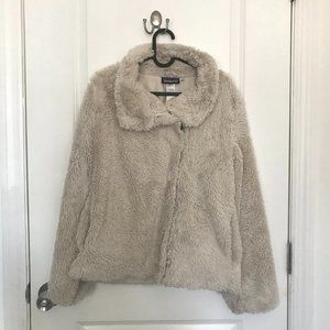 Medium Patagonia Off White Teddy Faux Fur Jacket